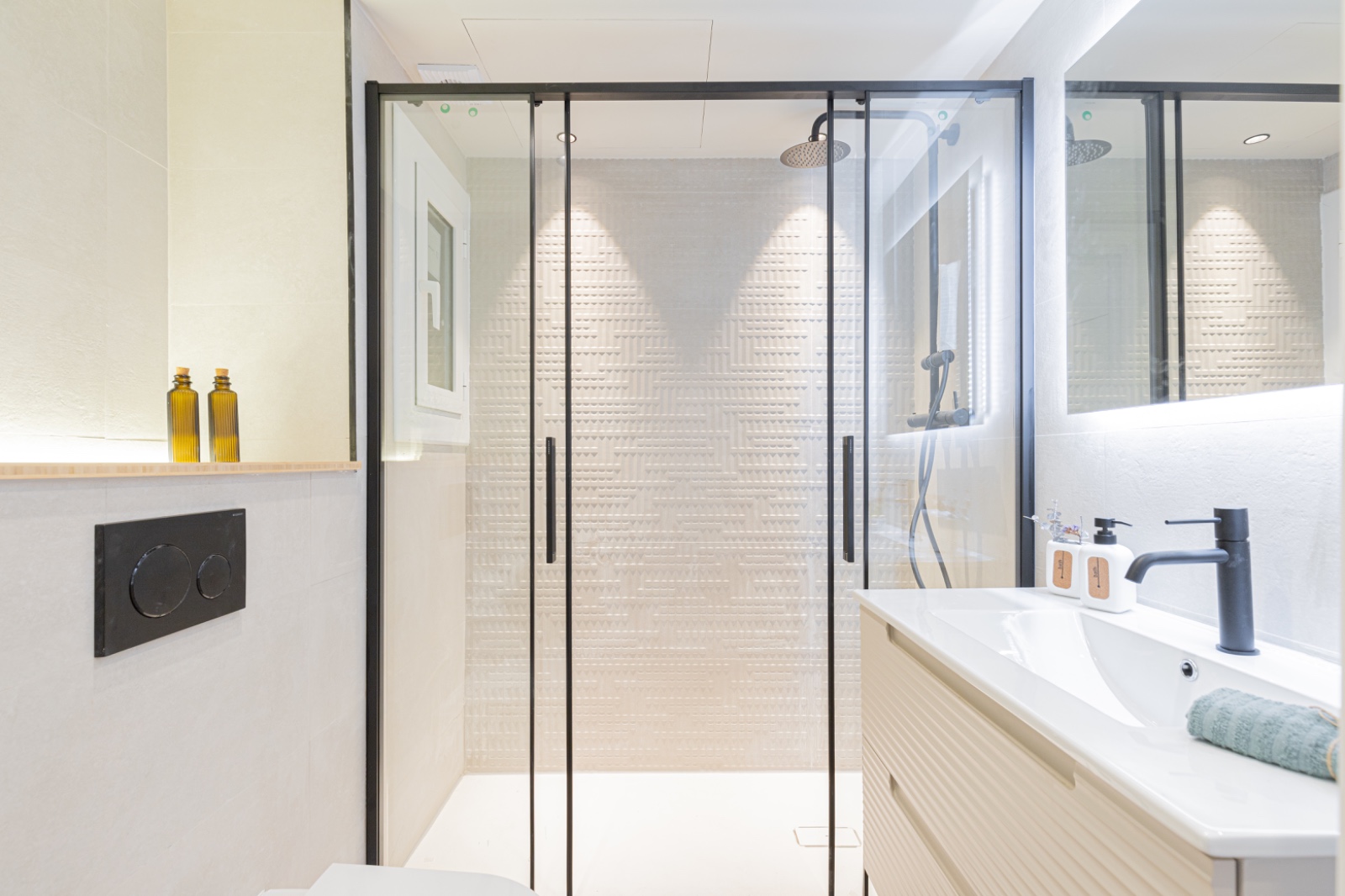 Loft-desarrollos-viviendas-rehabilitadas-con-diseño-pisos-en-España-proyectos-rocafort-4