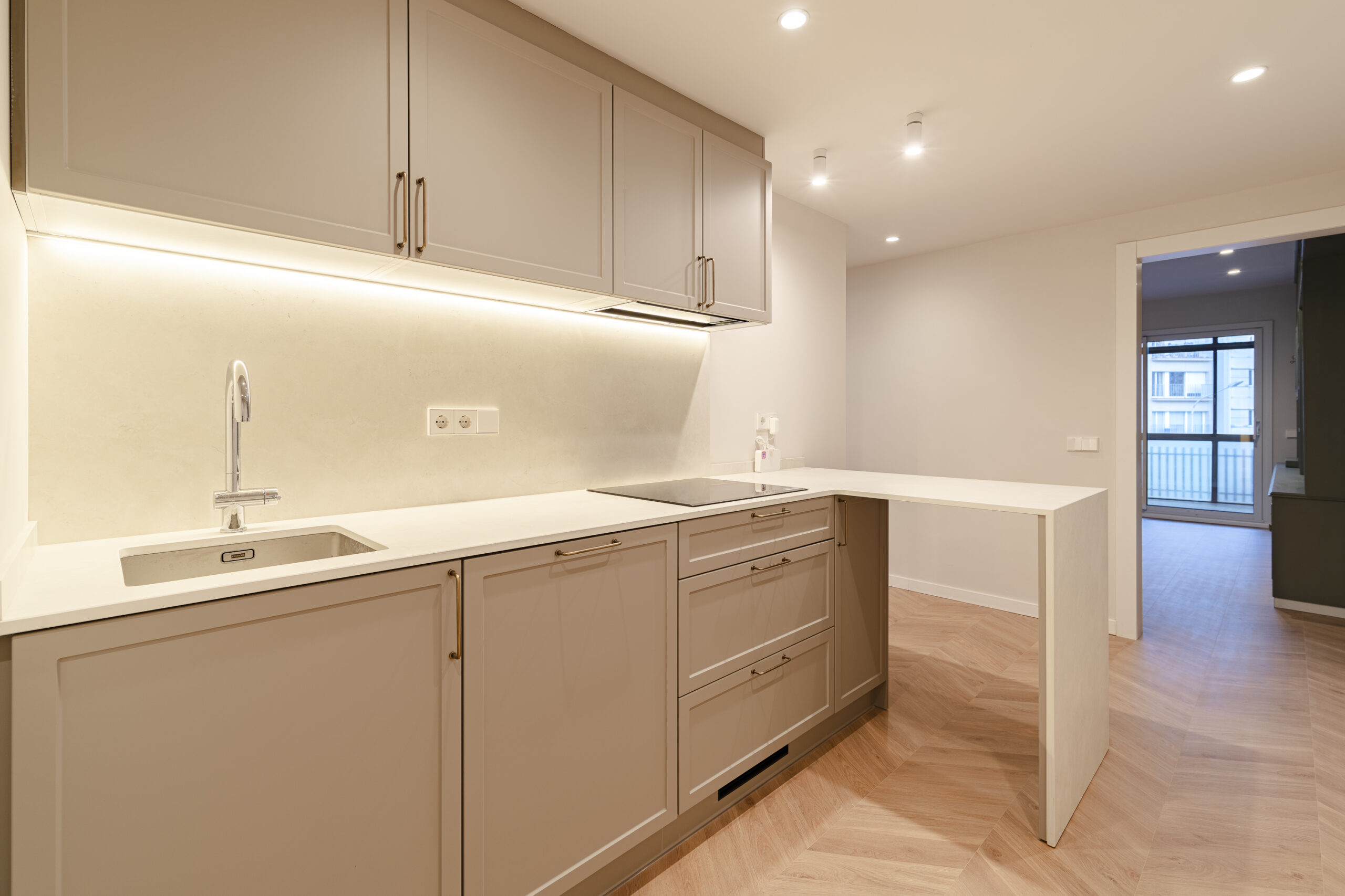 Loft-desarrollos-viviendas-rehabilitadas-con-diseño-pisos-en-España-proyectos-travessera-de-les-corts-4