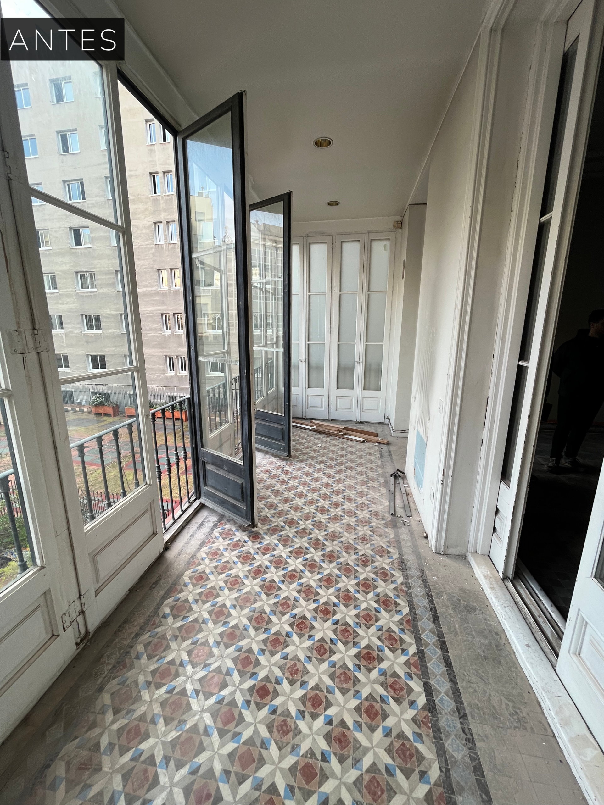 Loft-desarrollos-viviendas-rehabilitadas-con-diseño-pisos-en -España-rehabilitación-antes-rambla-2