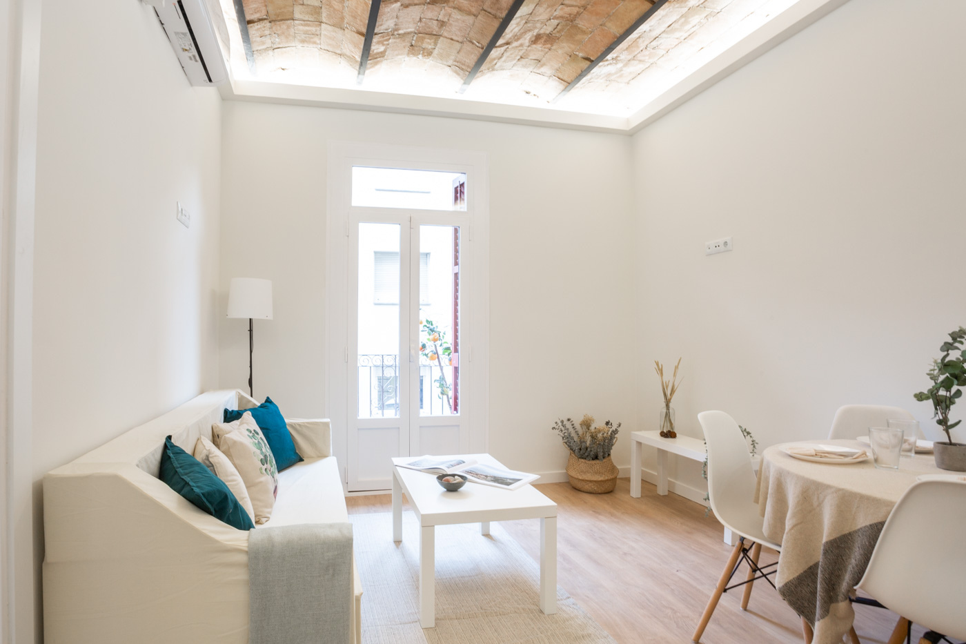 Loft-desarrollos-viviendas-rehabilitadas-con-diseño-pisos-en -España-rehabilitación-después-olivera-1