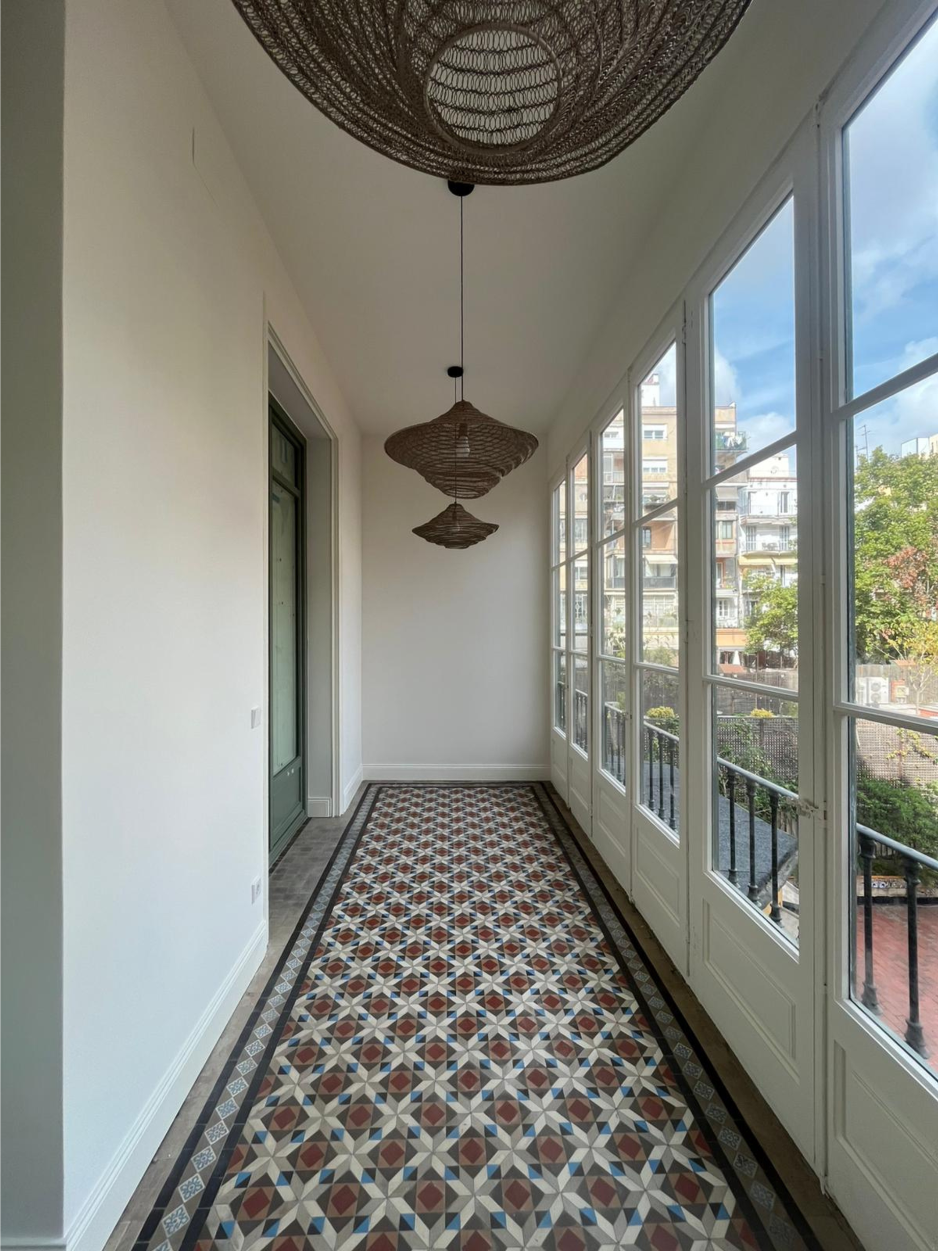 Loft-desarrollos-viviendas-rehabilitadas-con-diseño-pisos-en -España-rehabilitación-después-rambla-2