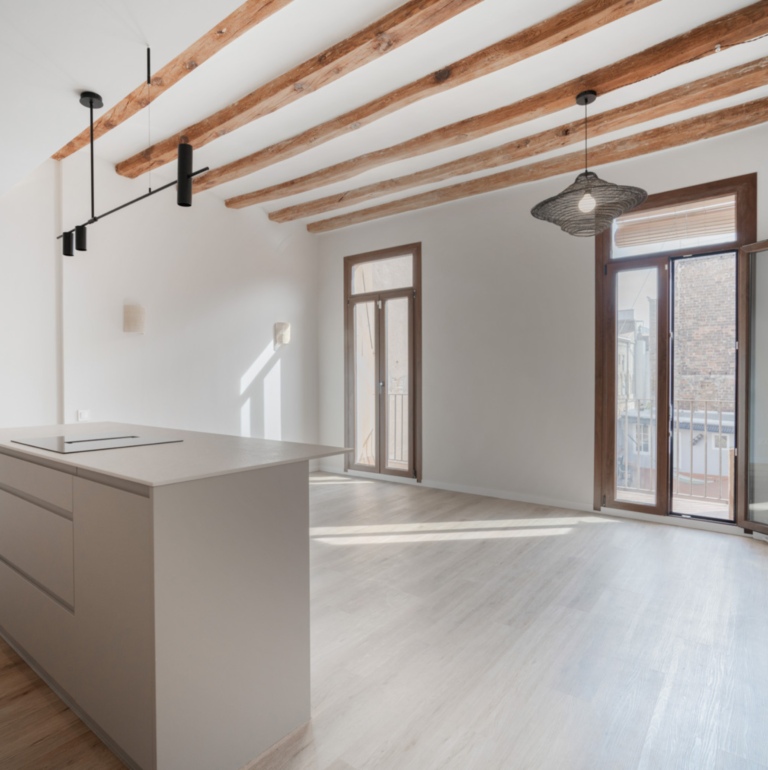 Loft-desarrollos-viviendas-rehabilitadas-con-diseño-pisos-en -España-rehabilitación-hospital-2